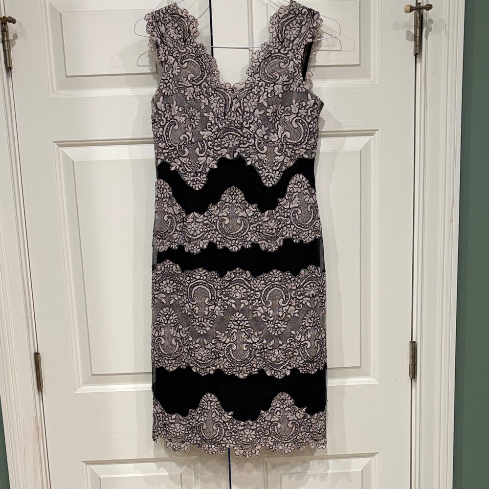 Tahari Black and Beige Lace Midi Dress Cocktail Sz 6